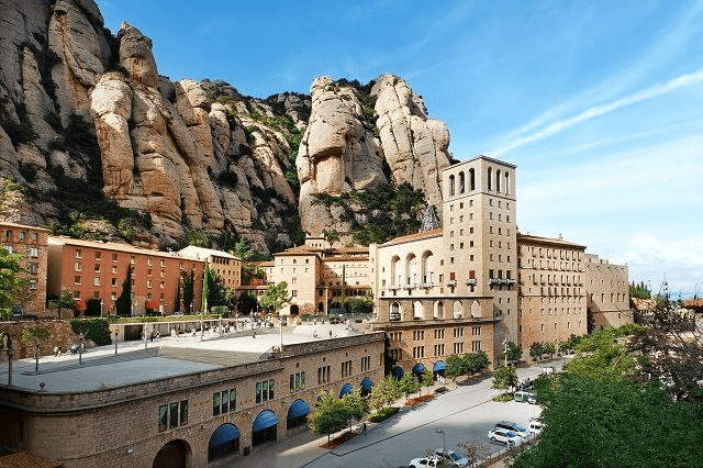 Group tour to Montserrat with private transportation from Barcelona by blinktransfers