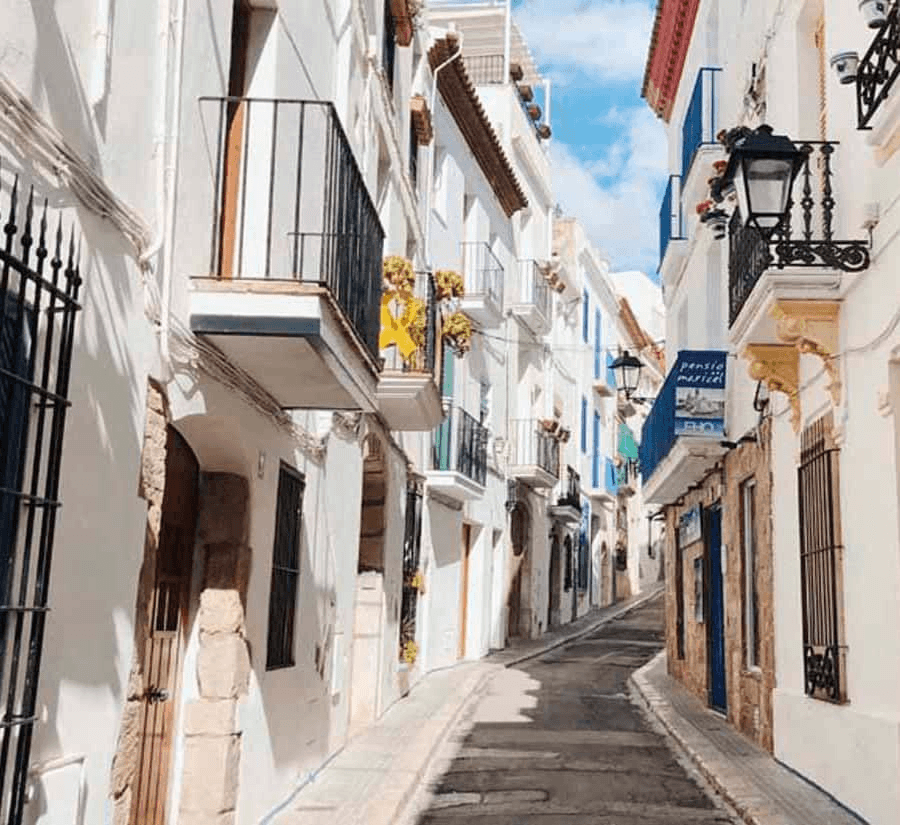 Sitges old town on a private tour with blinktransfers