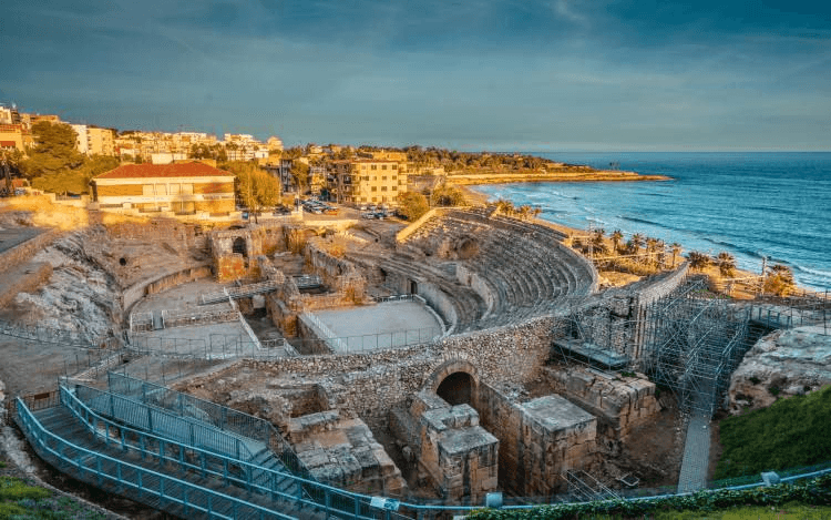 Tarragona Roman Amphitheatre on a private tour with blinktransfers
